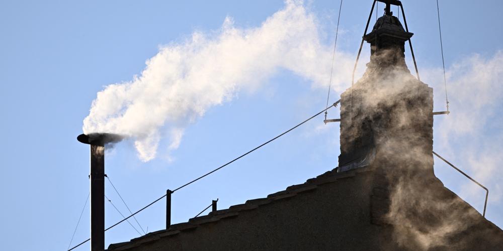 Nivoaka ny setroka fotsy